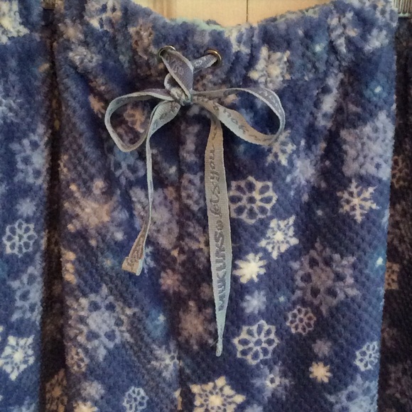 Fuzzy Warm Pajamas/Lounge Set - Picture 5 of 6